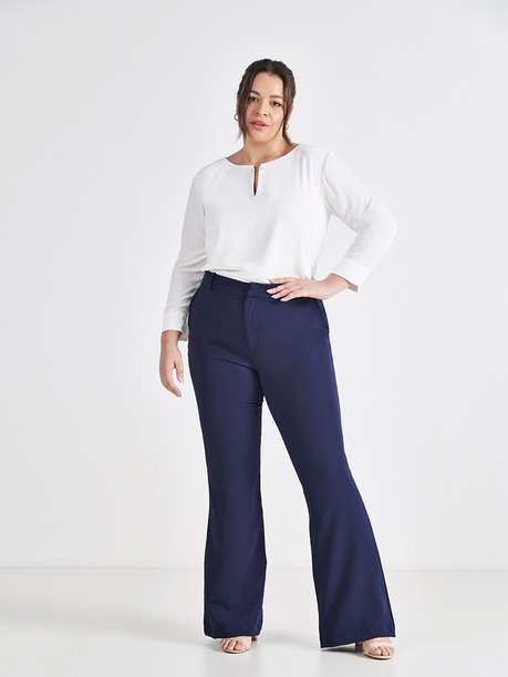 calca flare plus size de alfaiataria marinho vaniria look inteiro