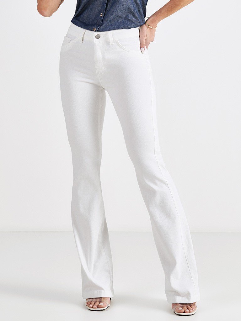 calca de sarja off white flare cintura media janice