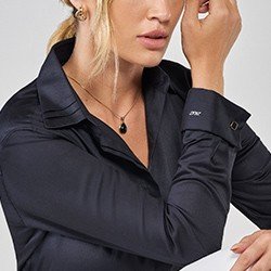 camisa feminina preta jessica abotoadura detalhes bordado pequeno