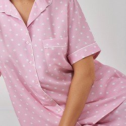 conjunto pijama rosa poa curto detalhes frente pequeno