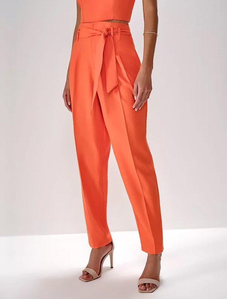 calca clochard cintura alta com cinto faixa laranja