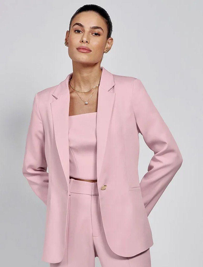 blazer rosa de alfaiataria comprimento alongado e lapela sobreposta