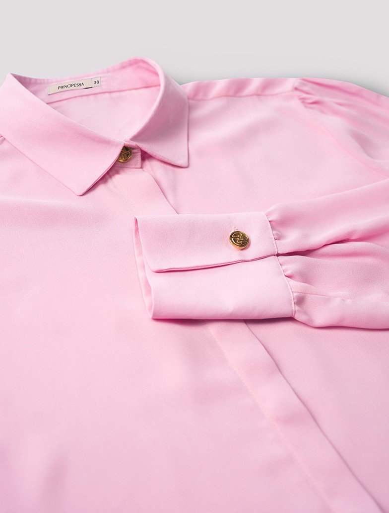 camisa rosa com cropped